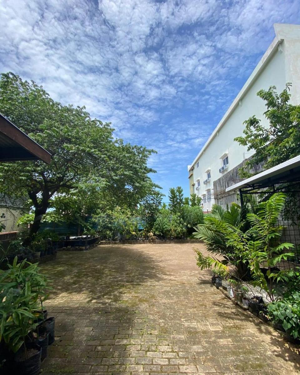 Innbox Hostel Sorong Luaran gambar