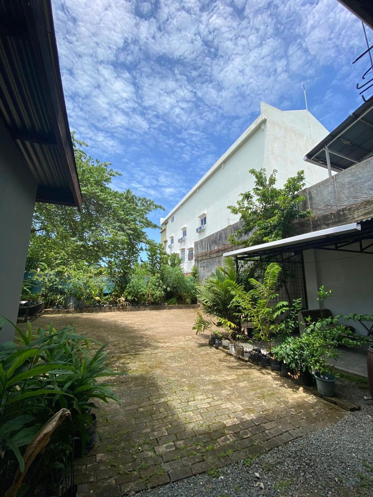 Innbox Hostel Sorong Luaran gambar