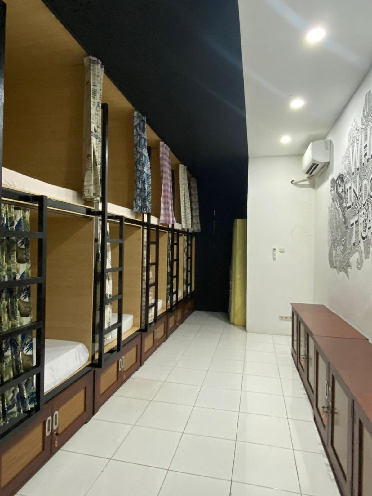 Innbox Hostel Sorong Luaran gambar